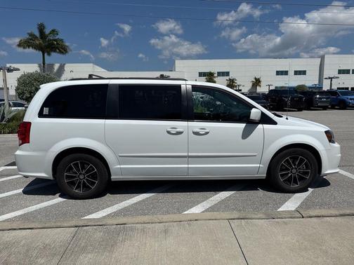 Bright White Clearcoat 2016 Dodge Grand Caravan R/T