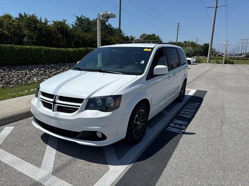 Bright White Clearcoat 2016 Dodge Grand Caravan R/T