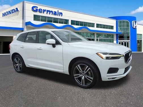 2021 Volvo XC60 T5 Momentum