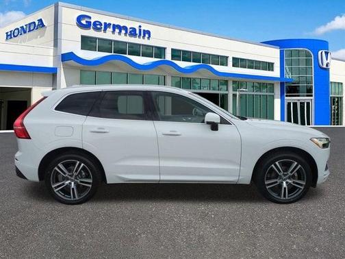 2021 Volvo XC60 T5 Momentum