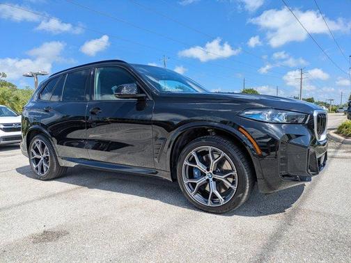 Black Sapphire Metallic 2026 BMW X5 M60i