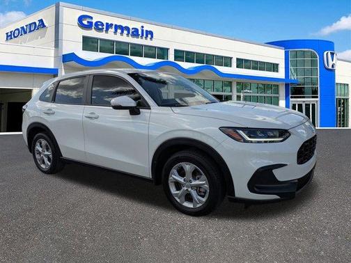 White 2023 Honda HR-V LX