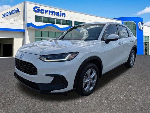 White 2023 Honda HR-V LX