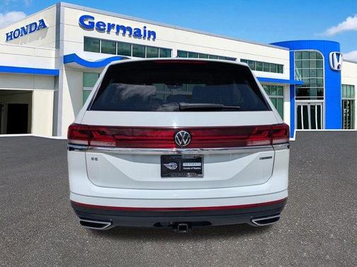 Pure White 2024 Volkswagen Atlas 2.0T SE