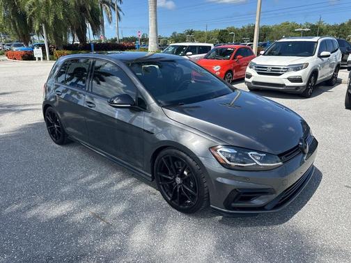 2019 Volkswagen Golf R 2.0T w/DCC & Navigation