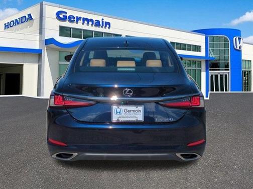 2022 Lexus ES 350 Base