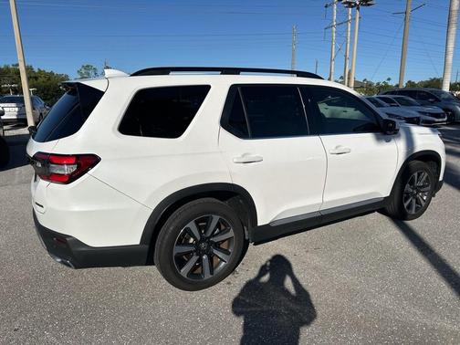 2024 Honda Pilot Touring