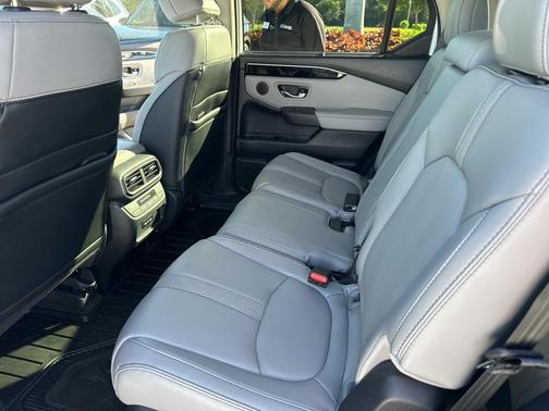 2024 Honda Pilot Touring