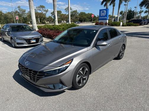 2022 Hyundai ELANTRA HEV Limited