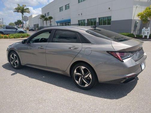 2022 Hyundai ELANTRA HEV Limited