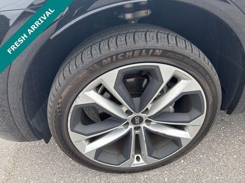 2022 Audi Q5 45 S line Prestige