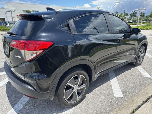 Crystal Black Pearl 2021 Honda HR-V EX-L