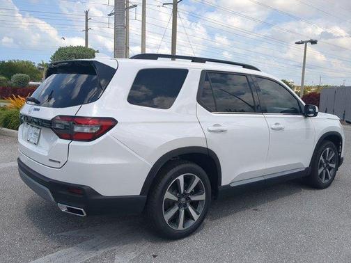 2025 Honda Pilot Touring
