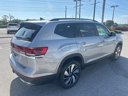 2025 Volkswagen Atlas 2.0T SE w/Technology