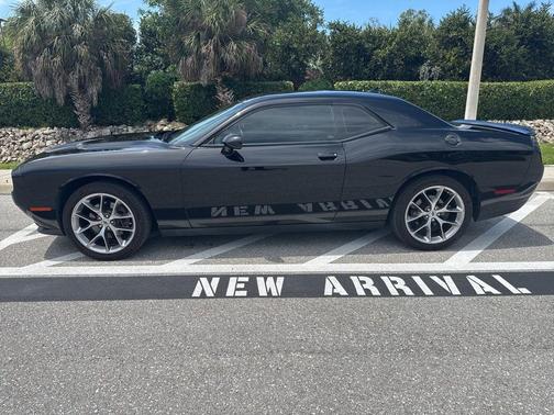2021 Dodge Challenger SXT
