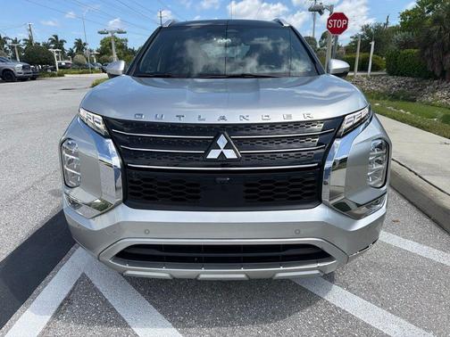 Silver 2023 Mitsubishi Outlander SEL