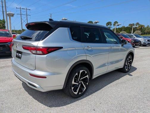 Silver 2023 Mitsubishi Outlander SEL