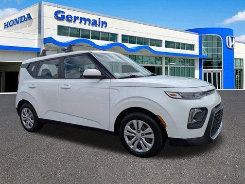 Snow White Pearl 2021 Kia Soul LX