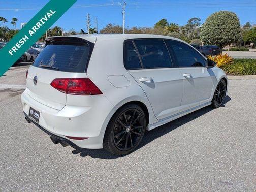 2017 Volkswagen Golf R 4-Door
