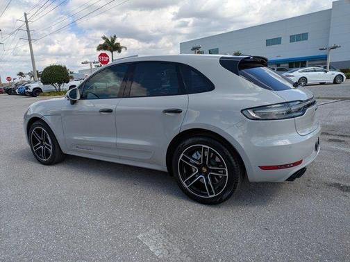 2020 Porsche Macan Turbo