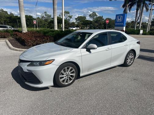 2022 Toyota Camry LE