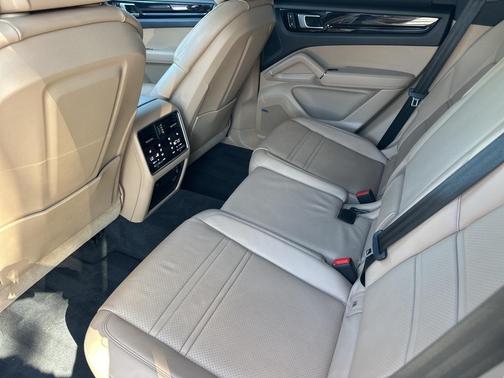 2022 Porsche Cayenne AWD