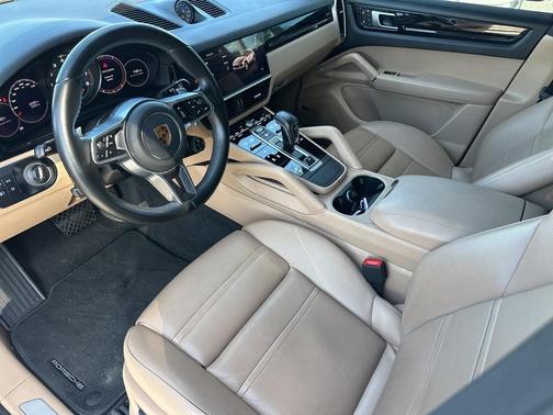 2022 Porsche Cayenne AWD