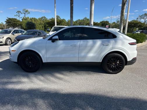 2022 Porsche Cayenne AWD