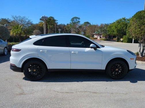 2022 Porsche Cayenne AWD