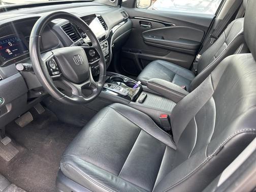 2022 Honda Pilot Touring 7-Passenger