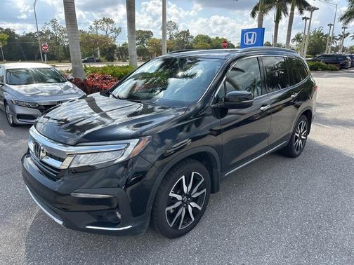 2022 Honda Pilot Touring 7-Passenger