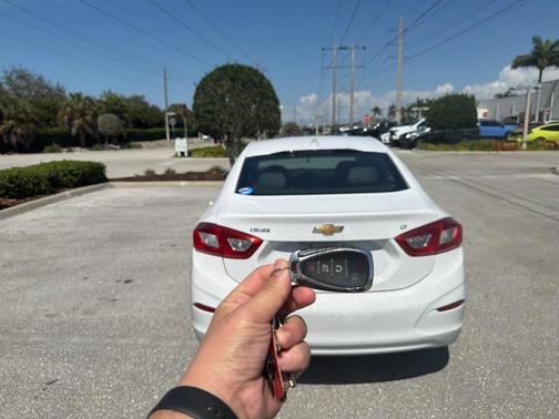 2017 Chevrolet Cruze LT