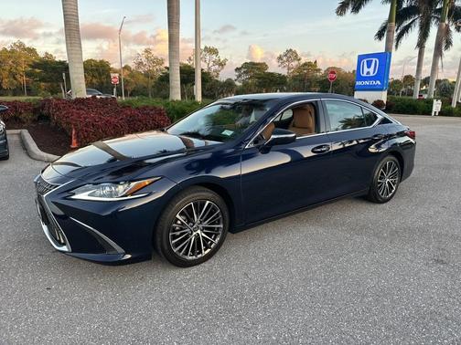 2022 Lexus ES 350 Base