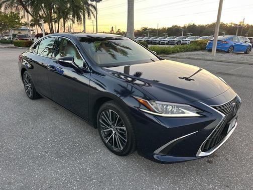 2022 Lexus ES 350 Base