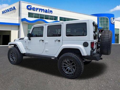 Bright White Clearcoat 2018 Jeep Wrangler JK Unlimited Sahara