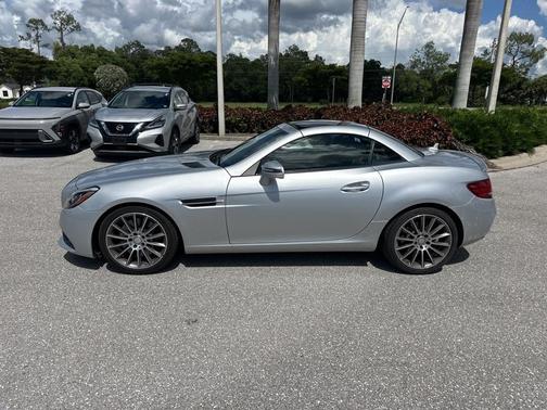 2017 Mercedes-Benz SLC 300 Base
