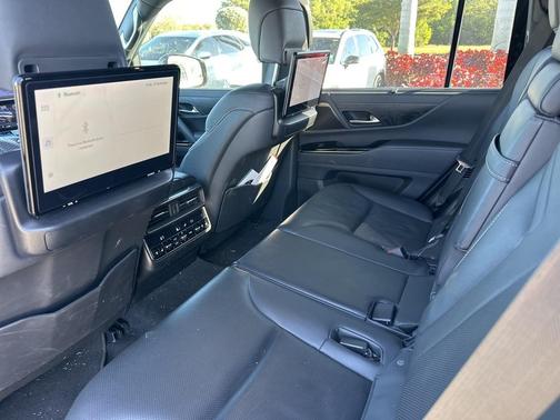 2022 Lexus LX 600 Luxury