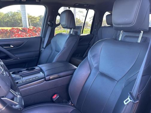 2022 Lexus LX 600 Luxury