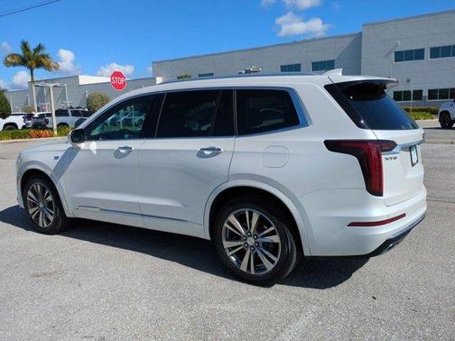 2021 Cadillac XT6 Premium Luxury FWD