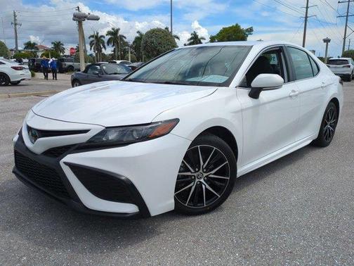 2023 Toyota Camry SE