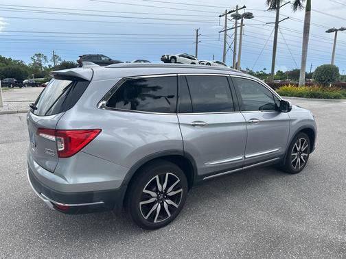 2022 Honda Pilot Touring 7-Passenger