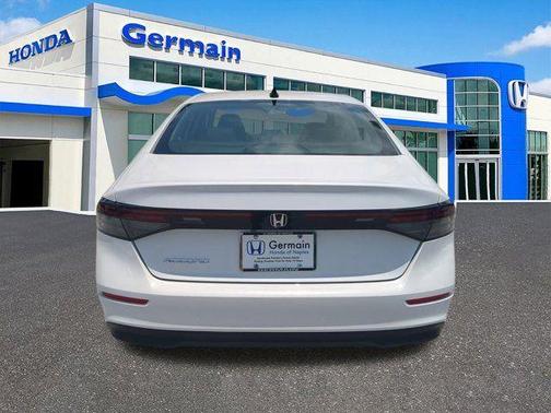 Platinum White Pearl 2026 Honda Accord SE