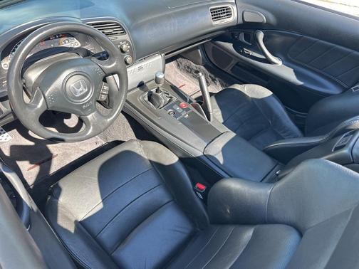 2006 Honda S2000 Base (M6)