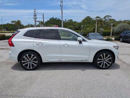 Crystal White 2023 Volvo XC60 B5 Ultimate Bright Theme