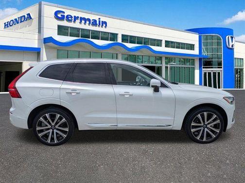 Crystal White 2023 Volvo XC60 B5 Ultimate Bright Theme