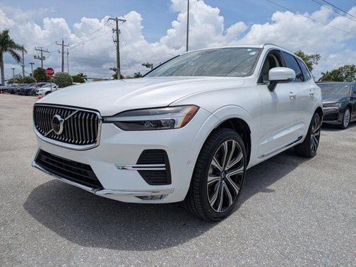 Crystal White 2023 Volvo XC60 B5 Ultimate Bright Theme