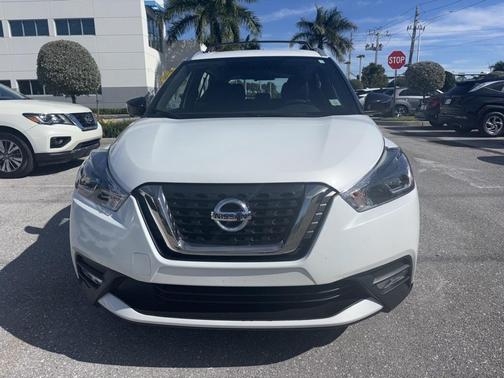 2019 Nissan Kicks SR