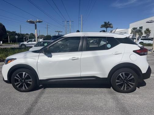 2019 Nissan Kicks SR