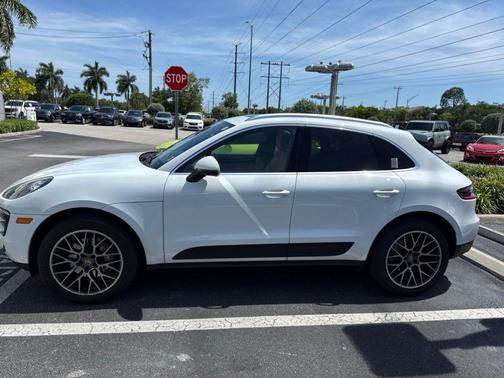 White 2018 Porsche Macan S