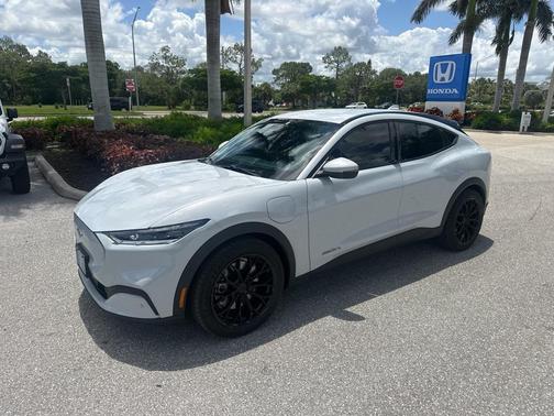 2022 Ford Mustang Mach-E Select